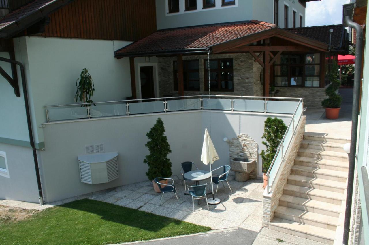 Restaurant - Cafe - Pension Hassler Berg im Drautal Zewnętrze zdjęcie